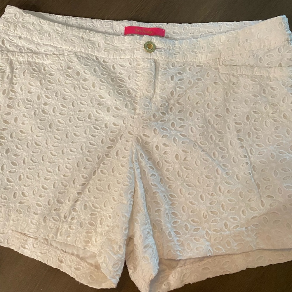 Lilly Pulitzer size 10, white shorts, 100% cotton